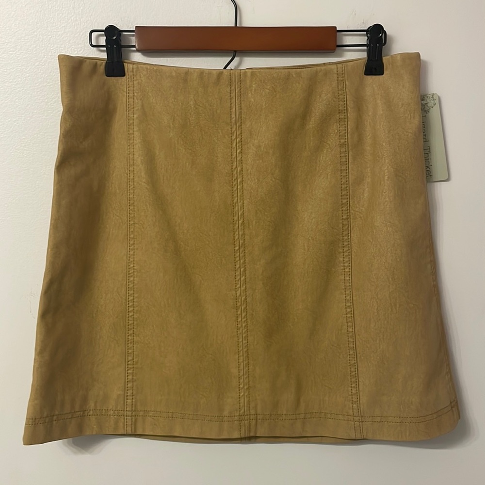 Lizard Thicket A-Line Beige Pleather Skirt. NWT.